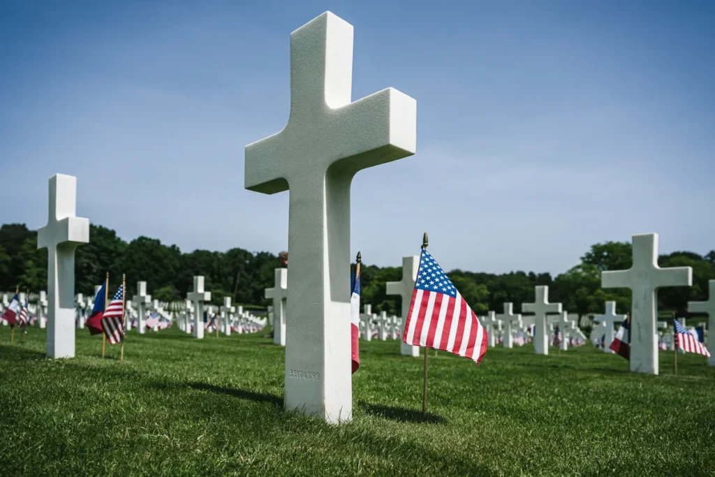 Croix blanches et drapeaux américains au cimetière de Saint-Avold